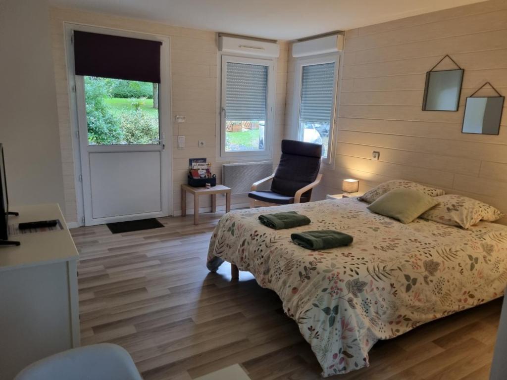 Les Chalets De Saumur, Piscine & Parc Boise, 100M Du Cadrenoir Esterno foto